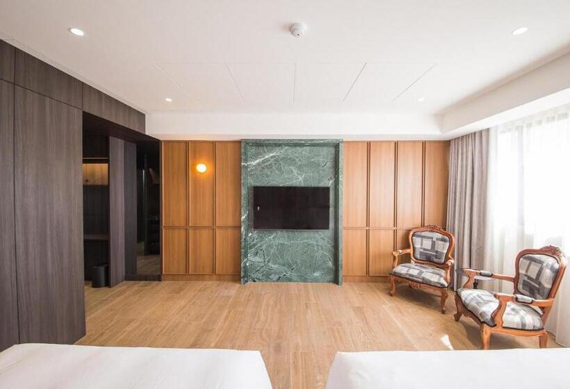 اتاق سوپریور چهار تخته, Hôtel De ľeau