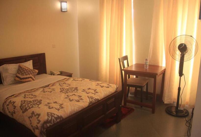 Habitación Estándar Individual, Kenendia