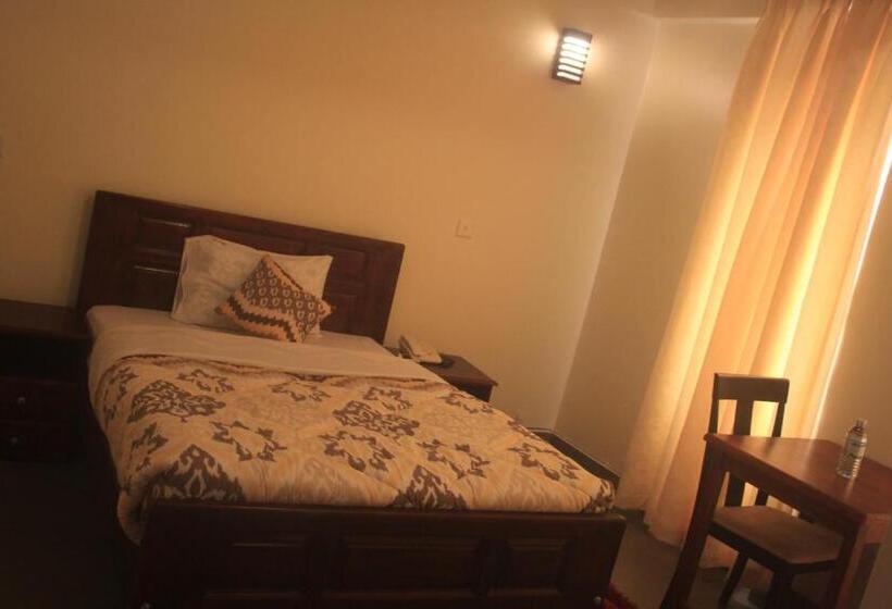 اتاق استاندارد یک نفره, Kenendia