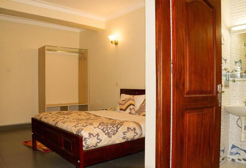 Habitación Estándar, Kenendia