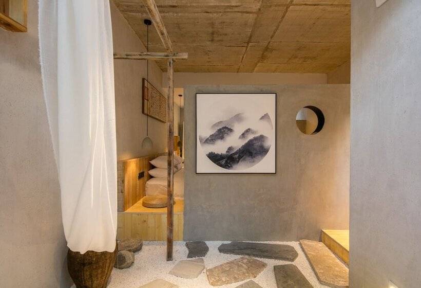 اتاق لوکس, Shangrila Karesansui