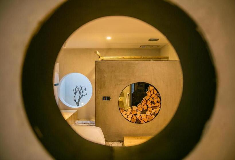 اتاق لوکس, Shangrila Karesansui