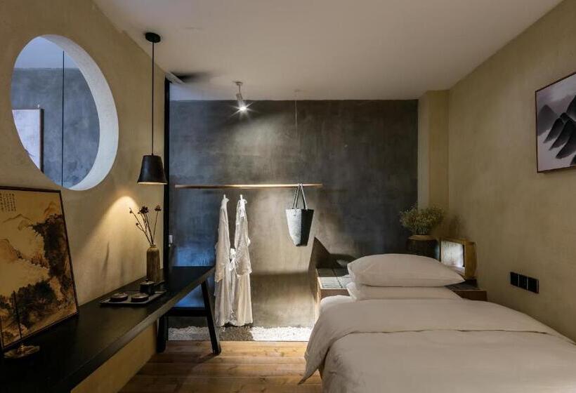 اتاق لوکس خانوادگی, Shangrila Karesansui