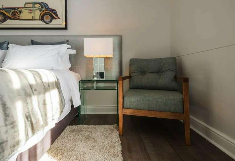 جناح إدارى, Waterstone Lodge