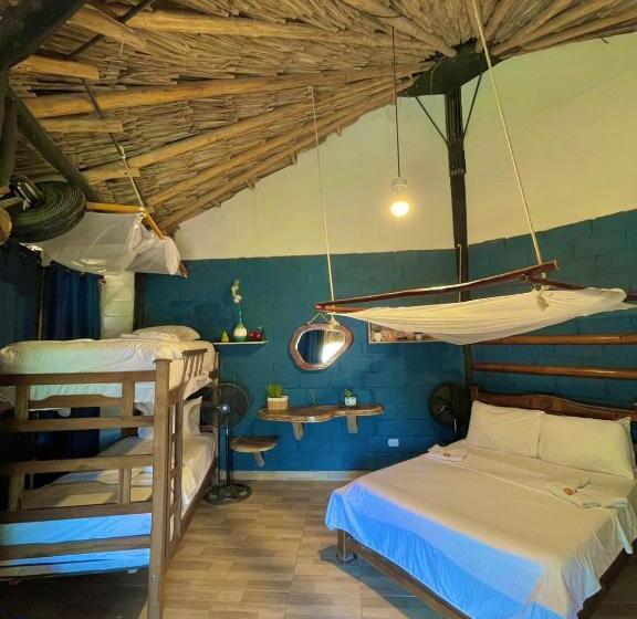 اتاق استاندارد چهار تخته, Bikini Hotel & Pool