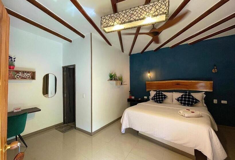 اتاق لوکس, Bikini Hotel & Pool