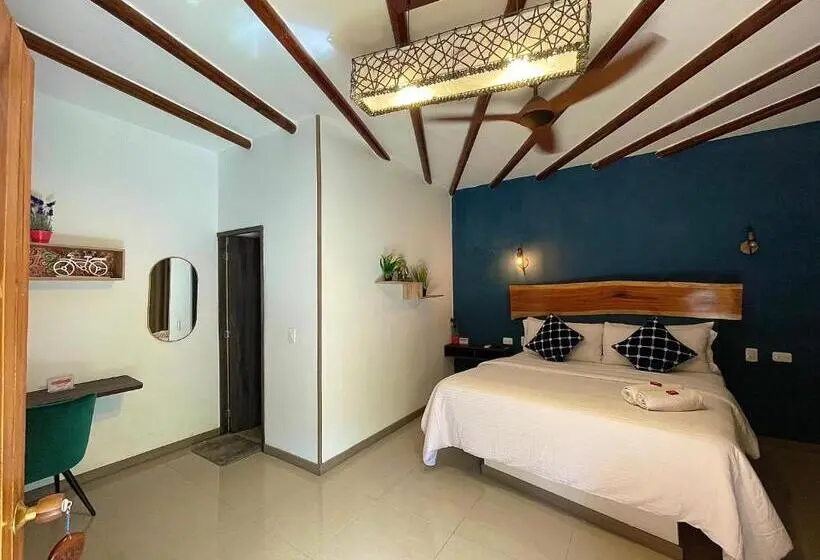 اتاق لوکس, Bikini Hotel & Pool