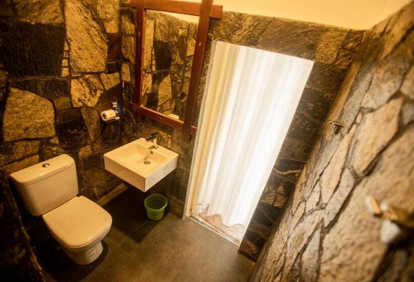 디럭스 룸, Evergreen Hotel Dambulla