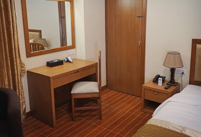 اتاق لوکس, 99 Yangon