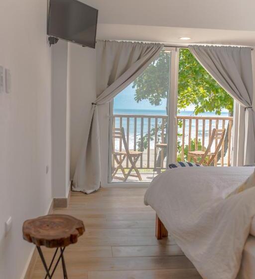 Номер Стандарт Вид на Море с Балконом, Aaki