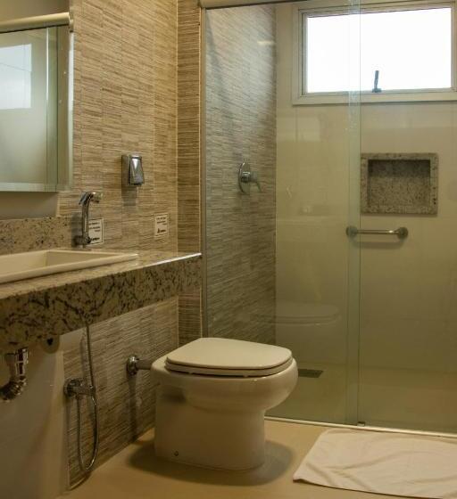 豪华三人间, Lindoya