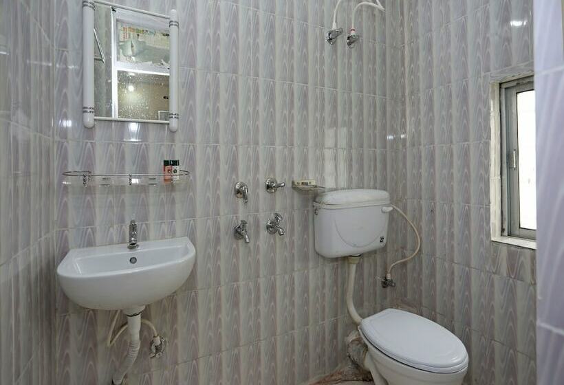 اتاق استاندارد, Oyo 9009 Near Railway Station