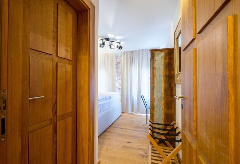 スタンダードルーム, Rote19