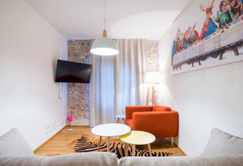 ジュニアスイート, Rote19