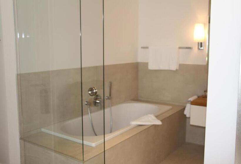 デラックスルーム, Schloss Dyck