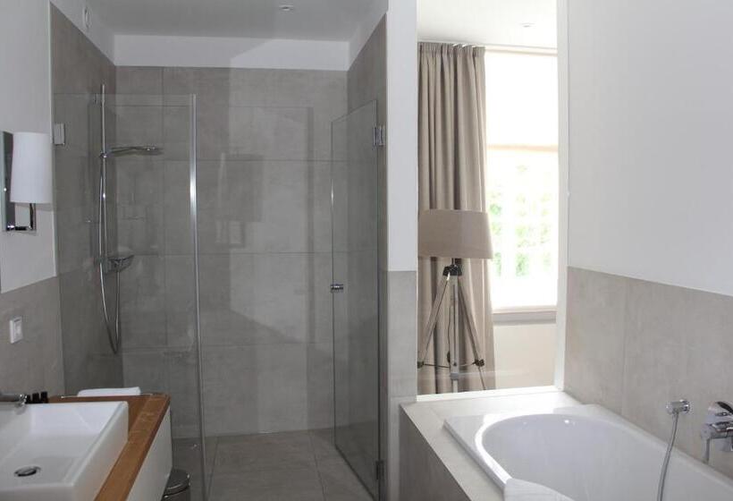 デラックスルーム, Schloss Dyck