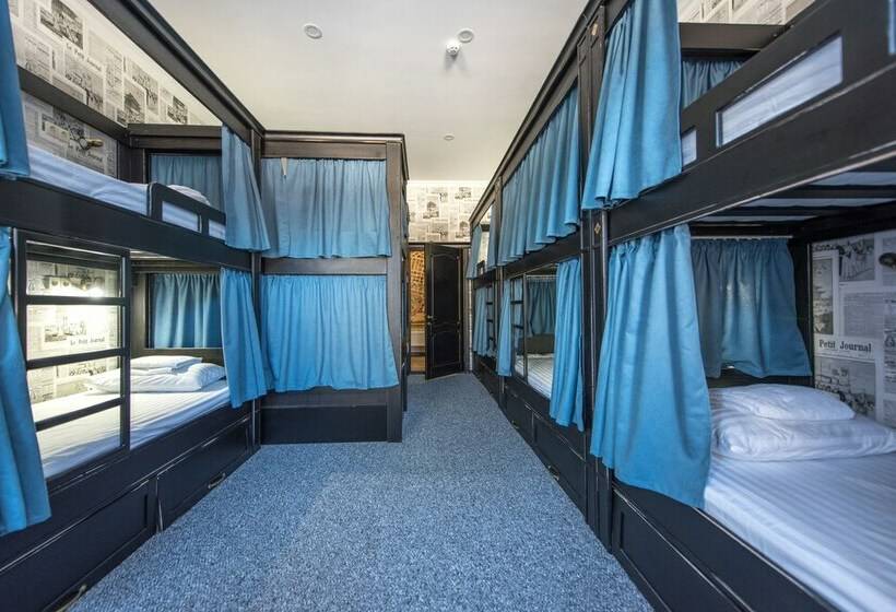 تختخواب در اتاق مشترک, Tsatsa Hotel Hostel