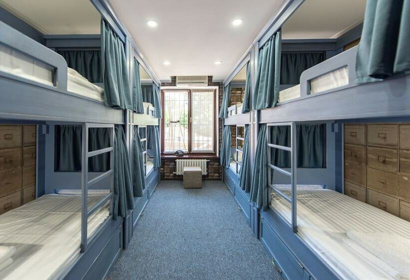 تختخواب در اتاق مشترک, Tsatsa Hotel Hostel