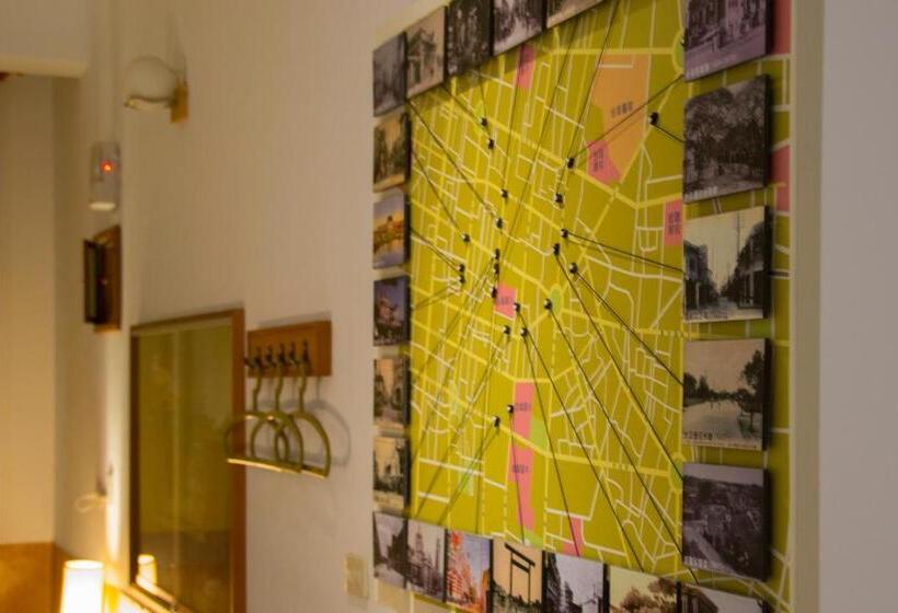 اتاق لوکس چهار تخته, Alley X Tainan