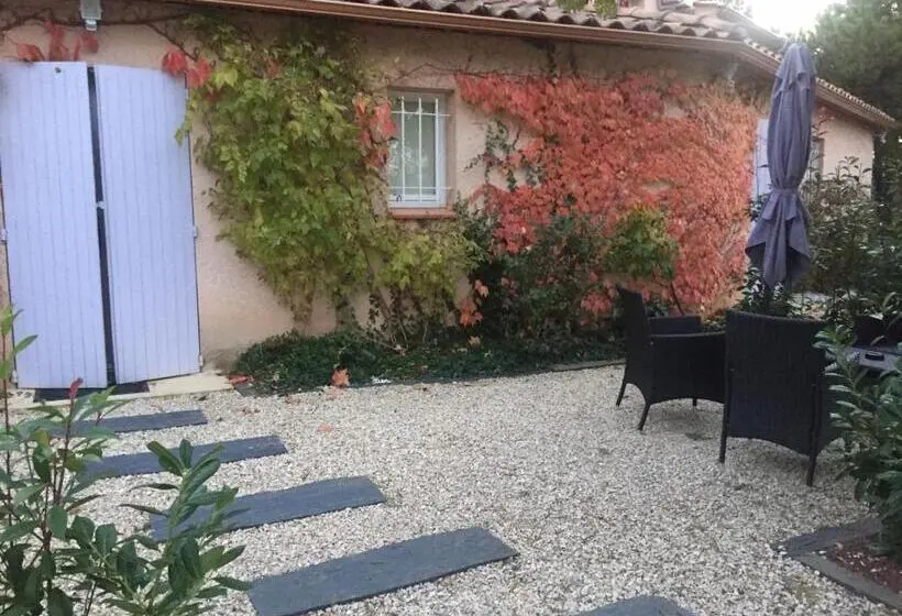 プールビュースタンダードルーム, Le Jardin De Celina