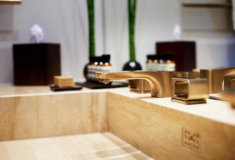 اتاق لوکس با بالکن, Beyond By Geisel Adults Only