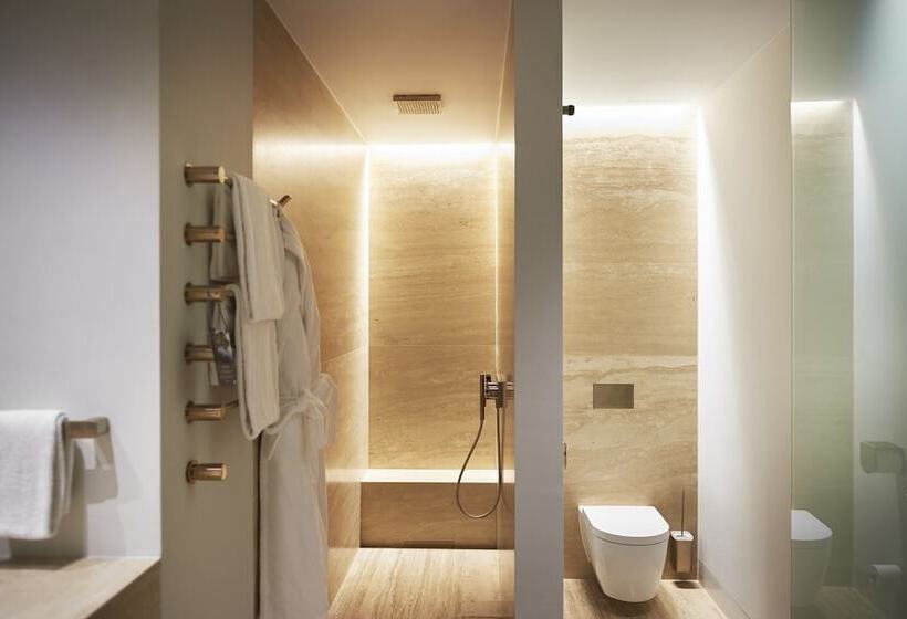 سوئیت جونیور با چشمانداز, Beyond By Geisel Adults Only