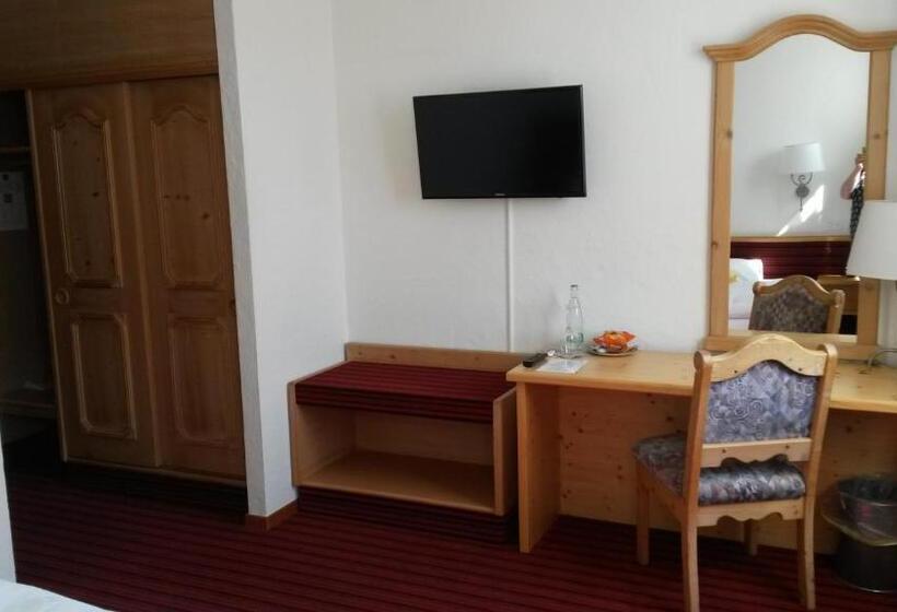 Standardeinzelzimmer, Bären