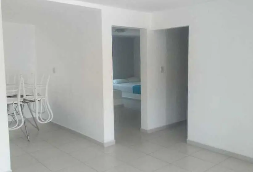 Cameră Familiară, Mona Inn