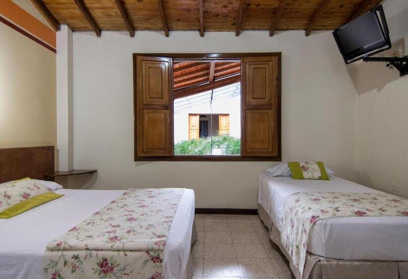 اتاق استاندارد سه نفره, Valdivia Plaza