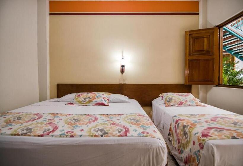 اتاق استاندارد سه نفره, Valdivia Plaza