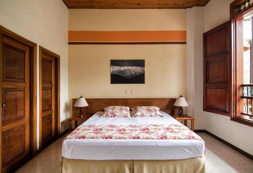 سوییت, Valdivia Plaza