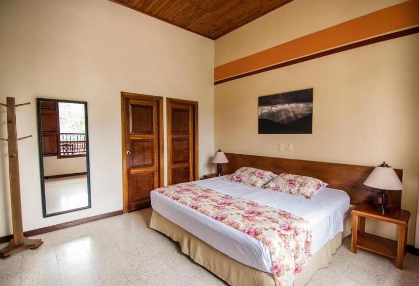 سوییت, Valdivia Plaza