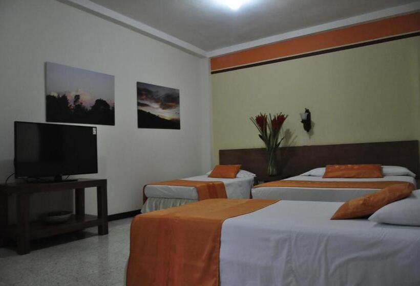 سوییت خانوادگی, Valdivia Plaza