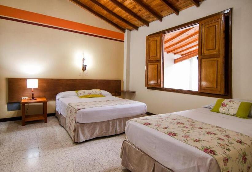 سوییت خانوادگی, Valdivia Plaza