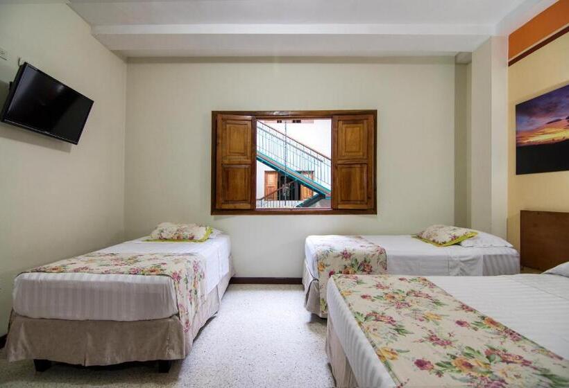 سوییت خانوادگی, Valdivia Plaza