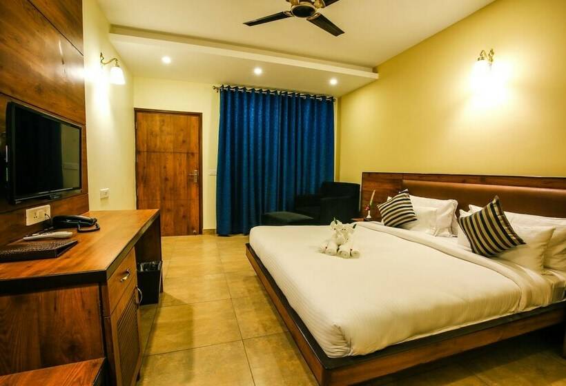 Номер Клуб, Sitabani Jungle And Spa Resort