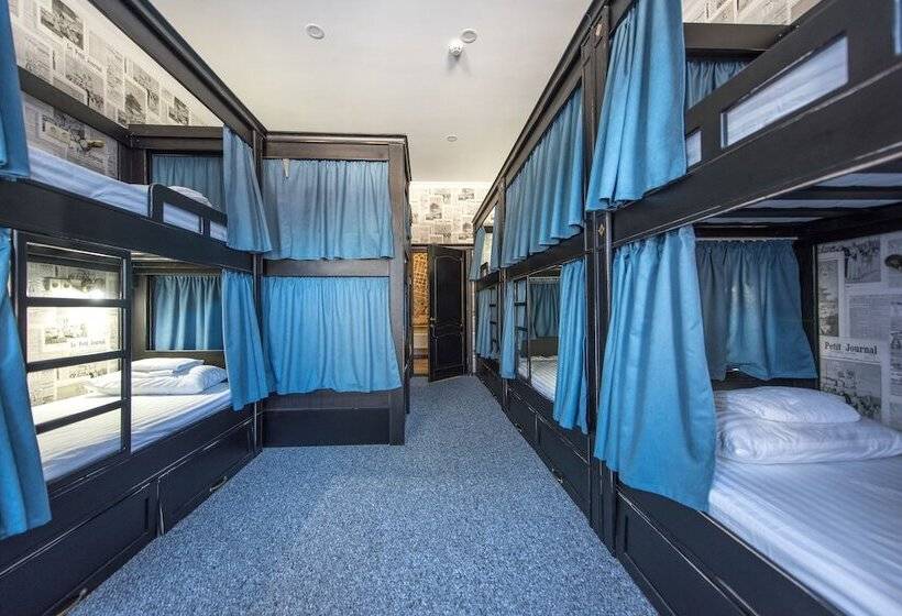 تختخواب در اتاق مشترک, Tsatsa Hotel Hostel