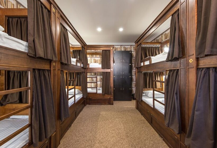 تختخواب در اتاق مشترک, Tsatsa Hotel Hostel