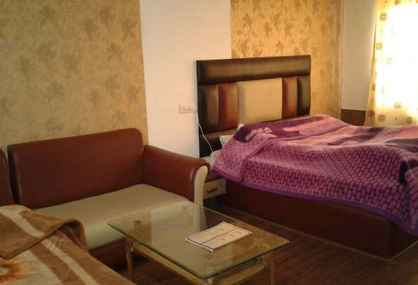 Quarto Deluxe, Adb Rooms Hotel Patnitop