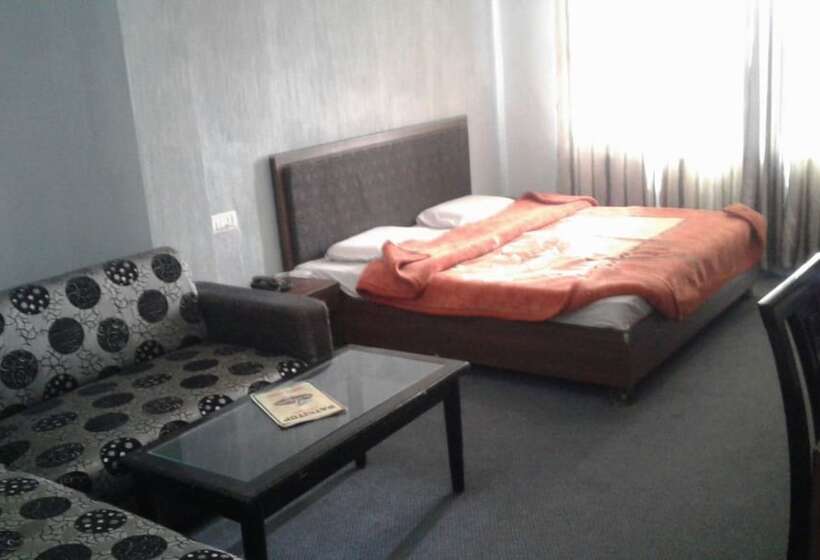 Quarto Deluxe, Adb Rooms Hotel Patnitop