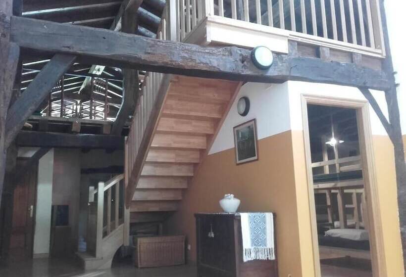 침실 1개 주택, Otardi