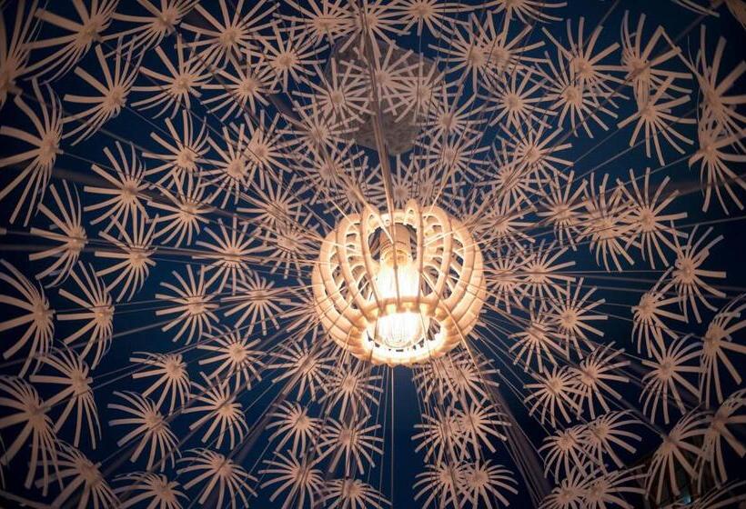 سوئیت مستر, Don Jacinto Stay&sip