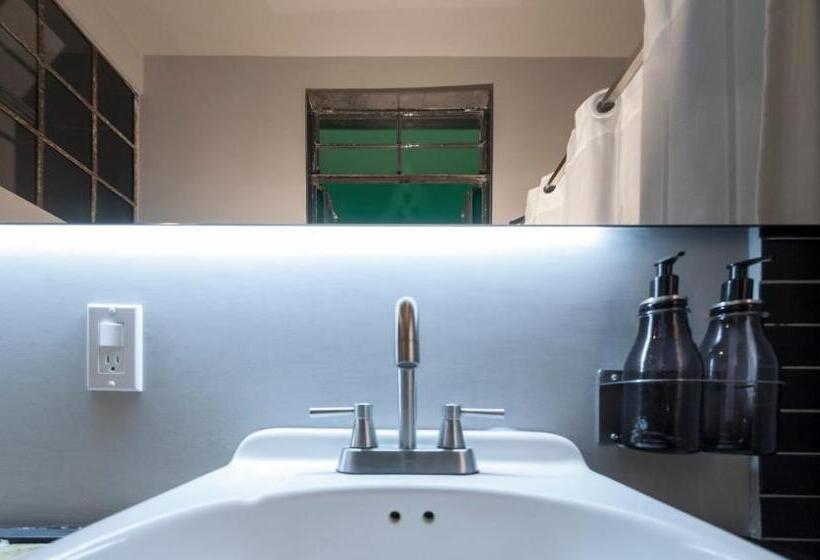 اتاق لوکس, Don Jacinto Stay&sip