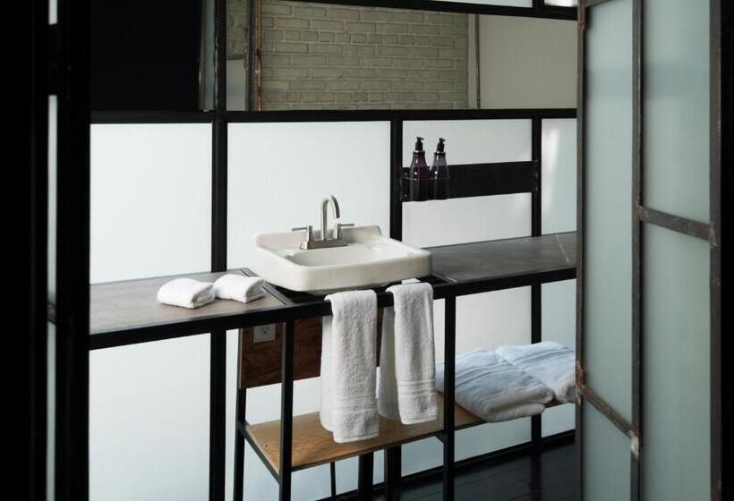 سوئیت پریمیوم, Don Jacinto Stay&sip