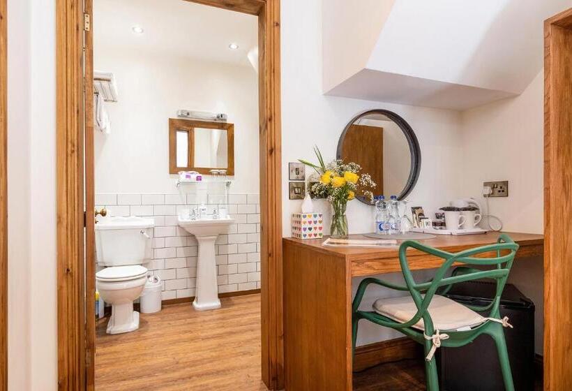 Pokój Basic, Gwynfryn