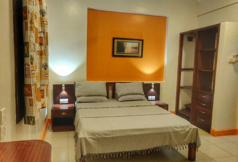 اتاق خانوادگی, Marigold Guest House