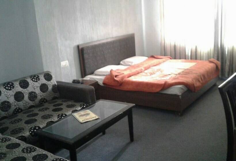 Quarto Deluxe, Adb Rooms Hotel Patnitop