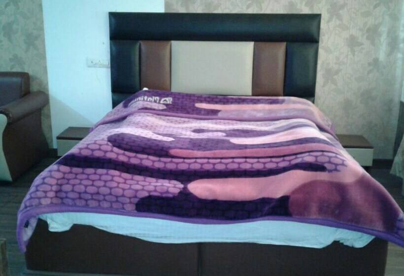 Quarto Deluxe, Adb Rooms Hotel Patnitop