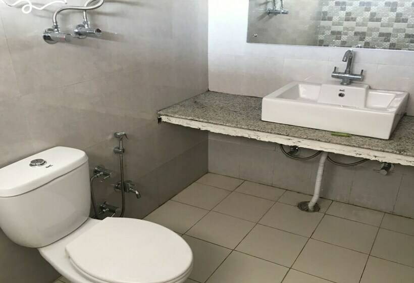 Quarto Deluxe, Adb Rooms Hotel Patnitop