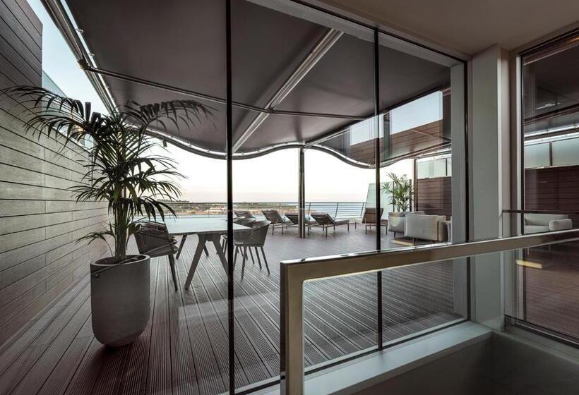 جناح دور أخير, Alàbriga Hotel Gl